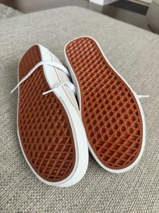 Vans Canvas Low-Top Sneakers with White Stripe - Neutral Beige - Picture 3 of 4